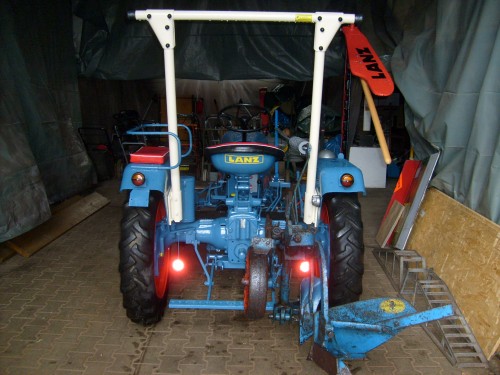 Lanz Bulli D1106 mit Rabe Beetpflug 011.jpg