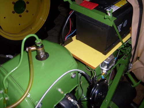 John Deere-Lanz D1206 mit Fritzmeier Verdeck 119.jpg (848.47 KiB) 8451-mal betrachtet John Deere-Lanz D1206 mit Fritzmeier Verdeck 119.jpg